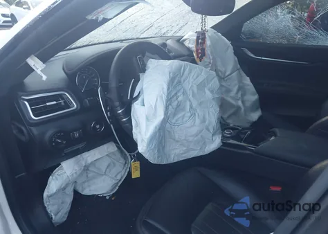 2022 Maserati Ghibli Modena Q4 z USA, uszkodzony, nr VIN ZAM57YTM1NX398070